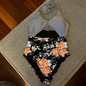 Cupshe women’s open back one piece swimsuit